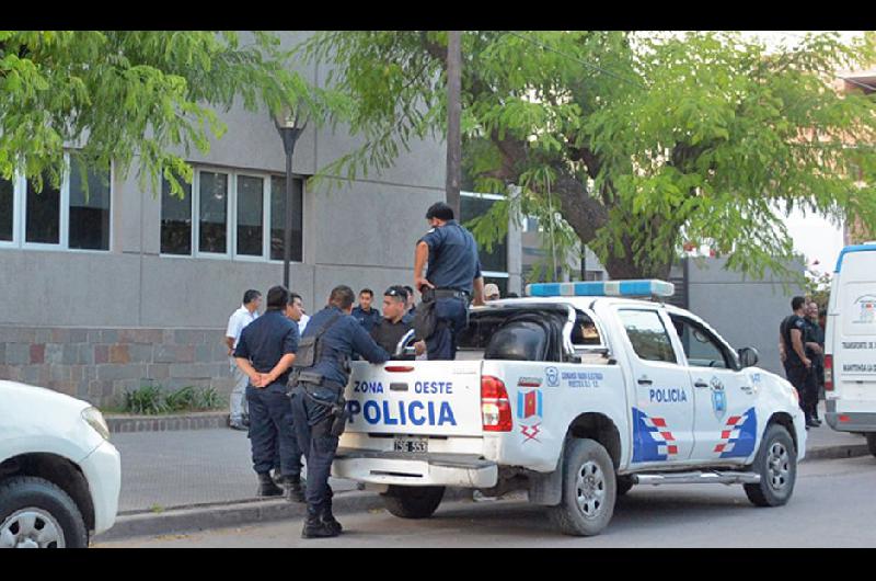 INDAGATORIA El acusado fue trasladado al Centro Judicial cerca del mediodía de ayer 
