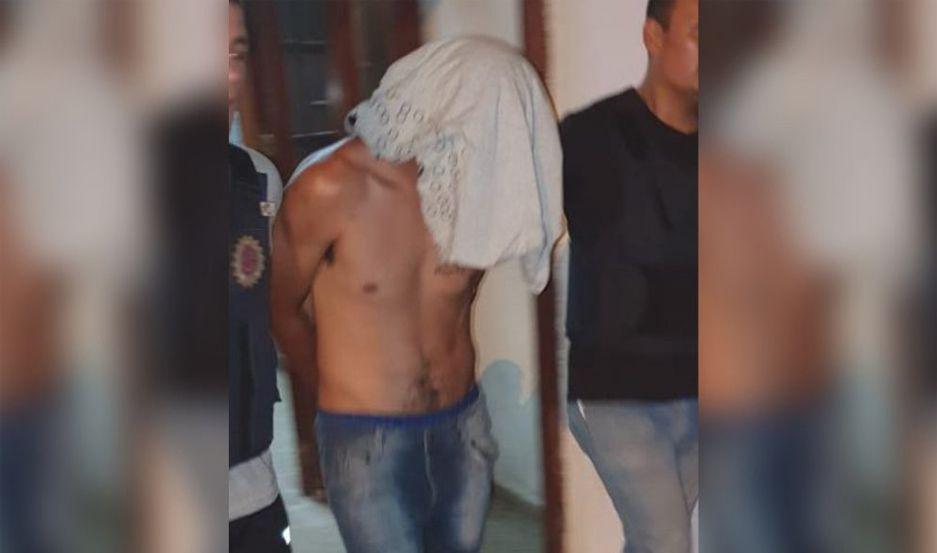 Un hombre matoacute a su ex de 15 puntildealadas delante de su nieto