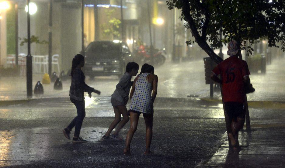 Alivio- la esperada lluvia llegoacute a Santiago del Estero