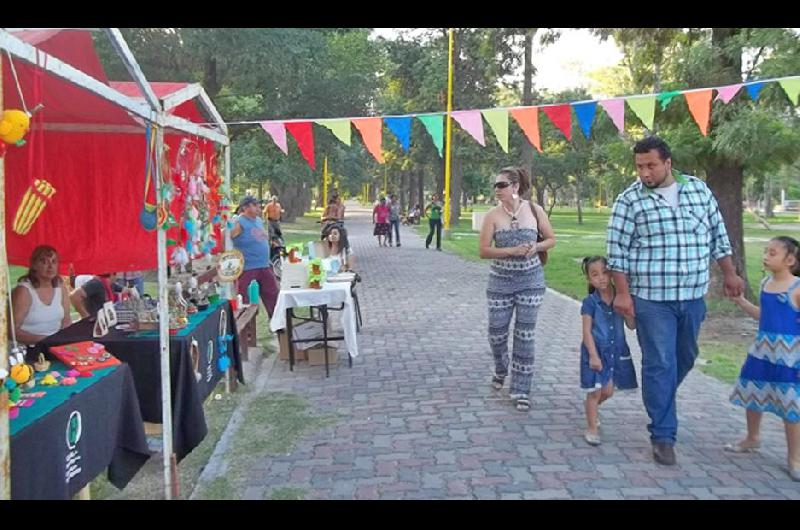 Convocan al uacuteltimo encuentro de la Feria de Artesanos