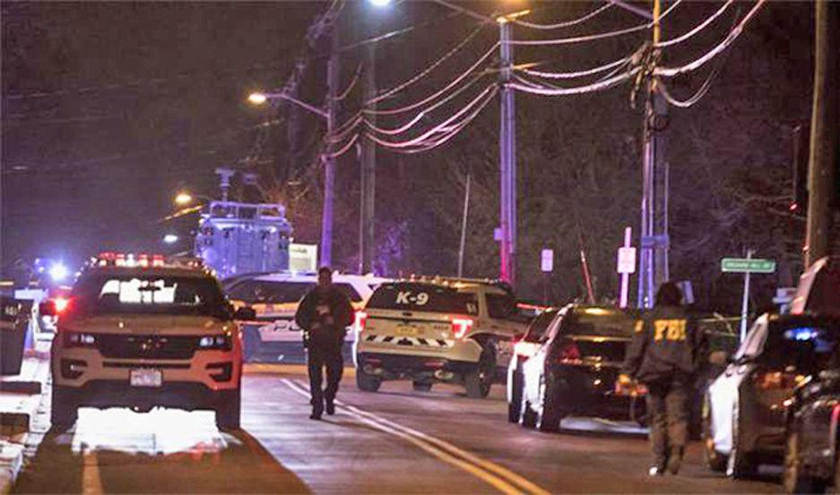 Apuntildealan a cinco personas en plena fiesta en la casa de un rabino en EEUU