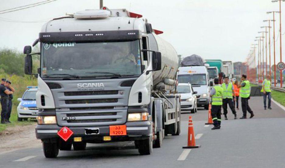 Restringen circulacioacuten de transporte pesado  en las rutas nacionales