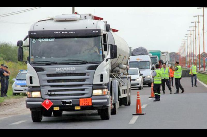 Restringen circulacioacuten de transporte pesado  en las rutas nacionales