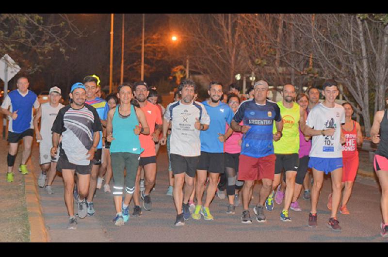 Se corre el Maratoacuten de Fin  de Antildeo en el barrio Libarona