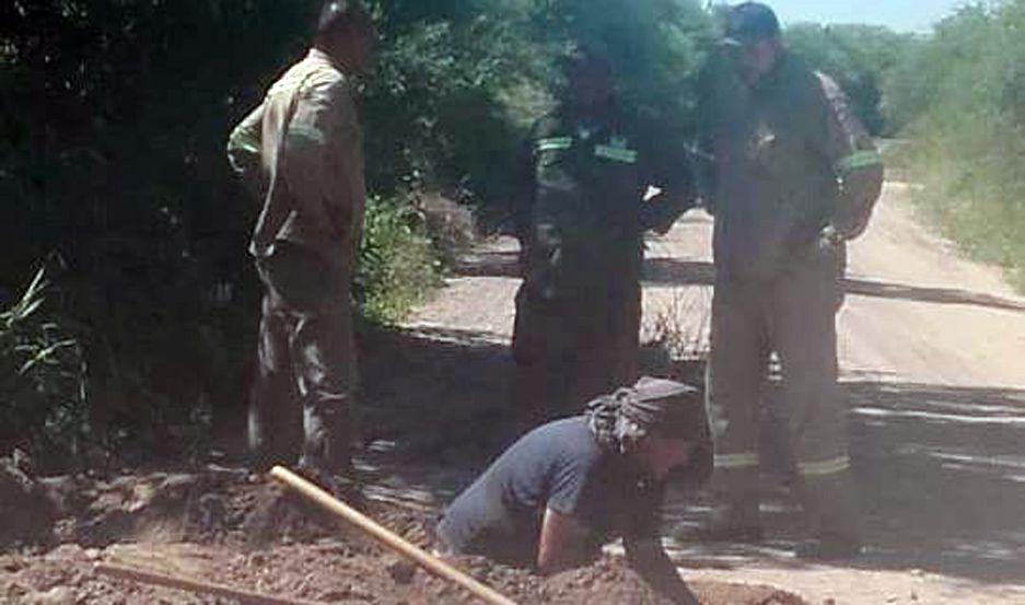 Realizan obras para llevar agua a familias de La Falda