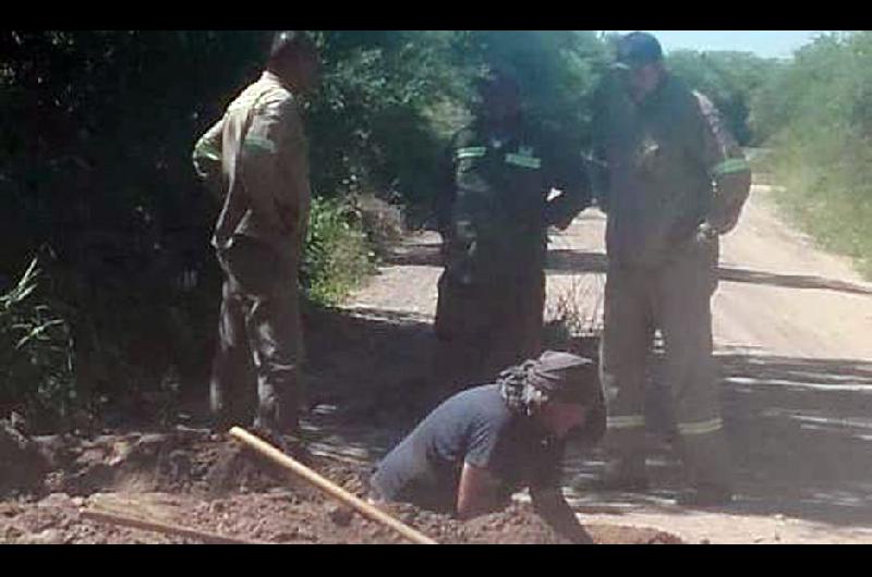 Realizan obras para llevar agua a familias de La Falda