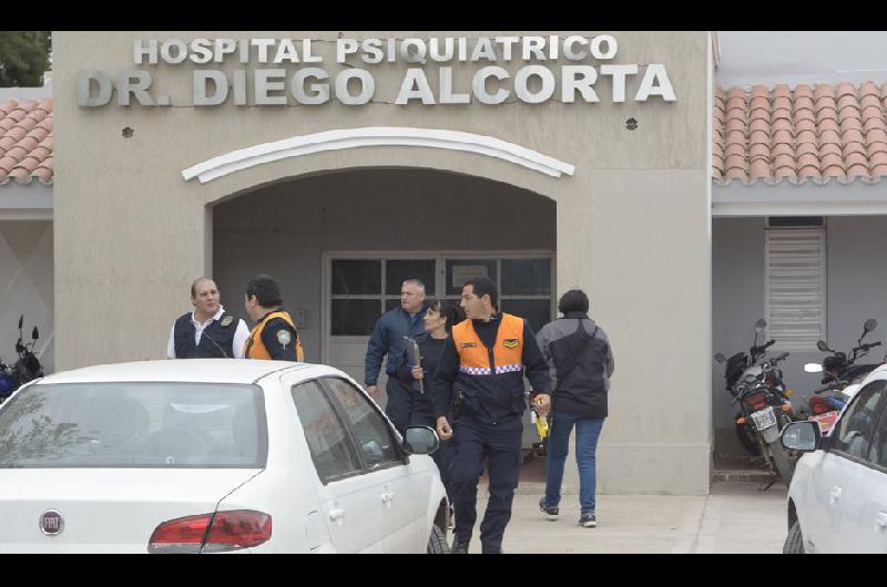 Escapoacute del Hospital Diego Alcorta estafador ldquoserialrdquo que no le perdonoacute ni a un sacerdote