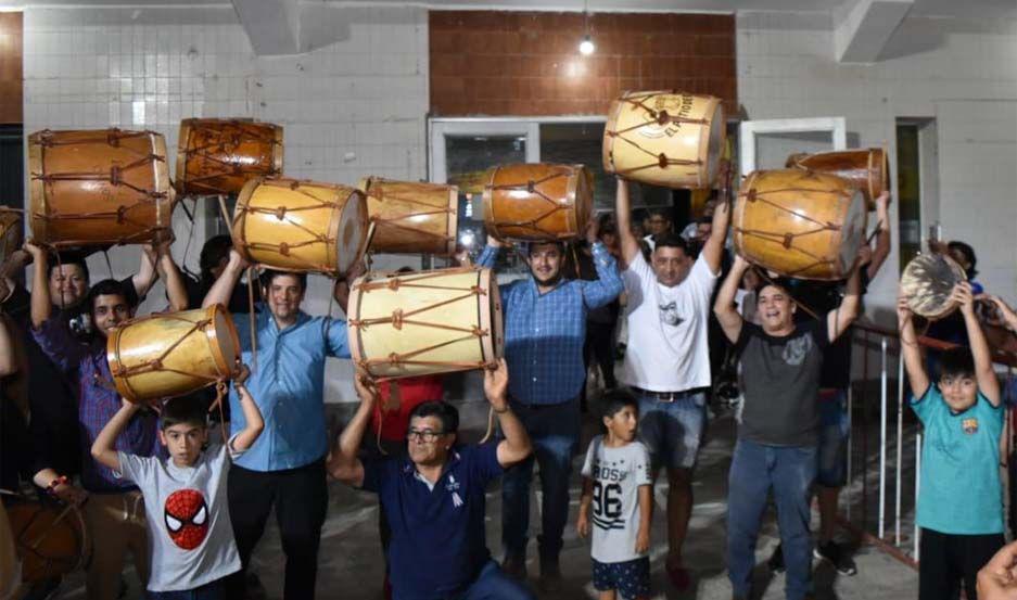 Con la marcha de los bombos y el repique de campanas arrancoacute la Fiesta Nacional del Bombo en Friacuteas