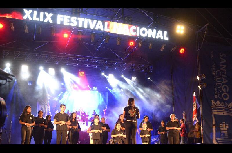 EN VIVO  El Festival de la Chacarera se despide con Orellana Lucca y El Vislumbre