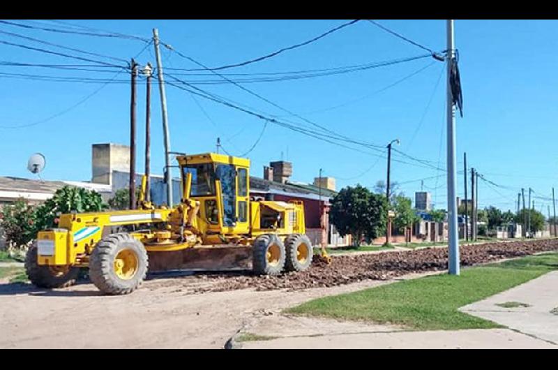 Realizan obras de mantenimiento en las calles de la ciudad de Bandera