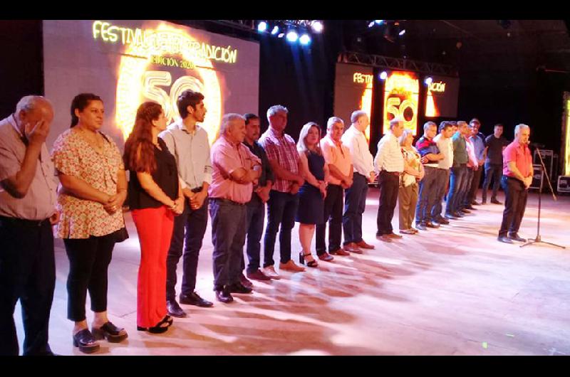 Anoche finalizoacute la edicioacuten 50ordf del  Festival de la Tradicioacuten de Antildeatuya