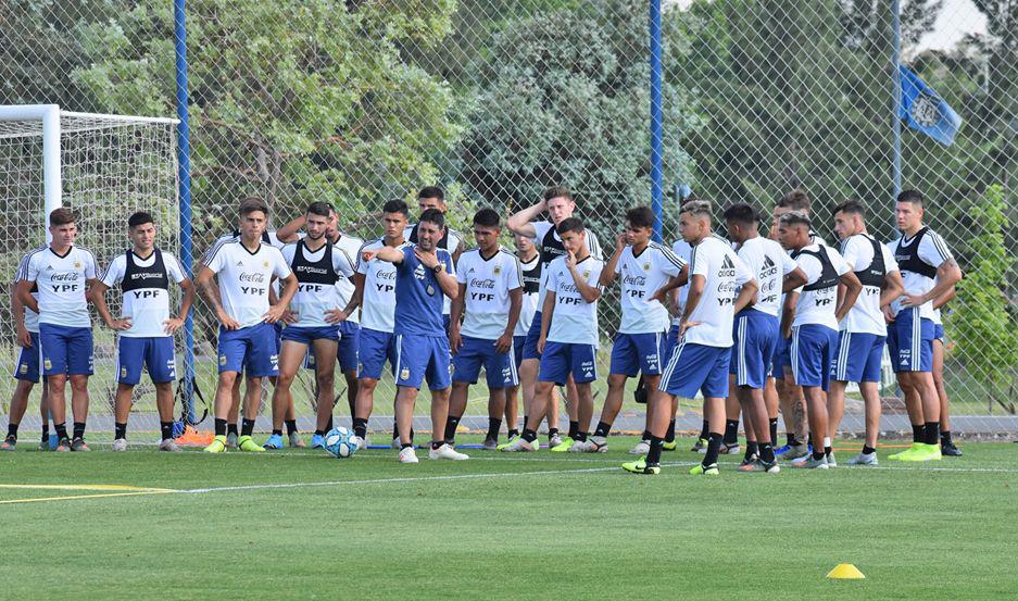 ENTRENAMIENTOS El seleccionado albiceleste con el santiagueño Valenzuela sigue con su preparación
