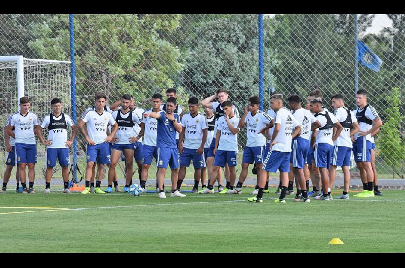 ENTRENAMIENTOS El seleccionado albiceleste con el santiagueño Valenzuela sigue con su preparación
