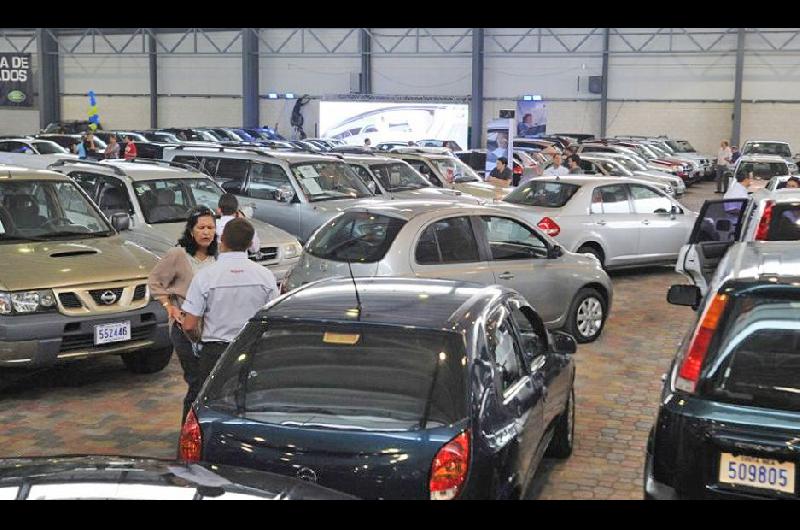 Venta de automoacuteviles usados mejora por la estrepitosa caiacuteda de los 0 km