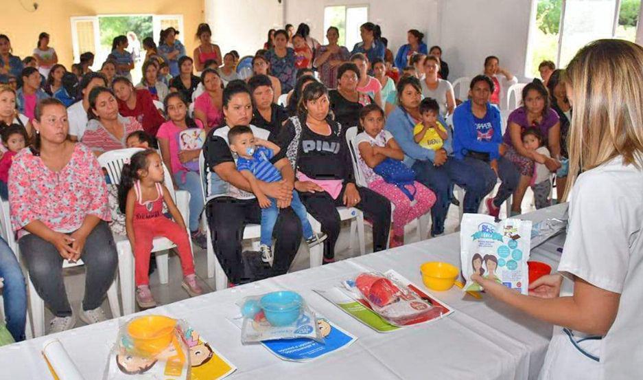 En Villa Robles se realizoacute el lanzamiento  del programa ldquoMis primeros 1700 diacuteasrdquo