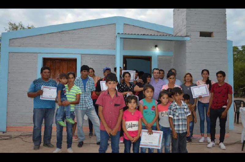 Una decena de familias de Huachana se vieron beneficiadas con la entrega de las viviendas sociales