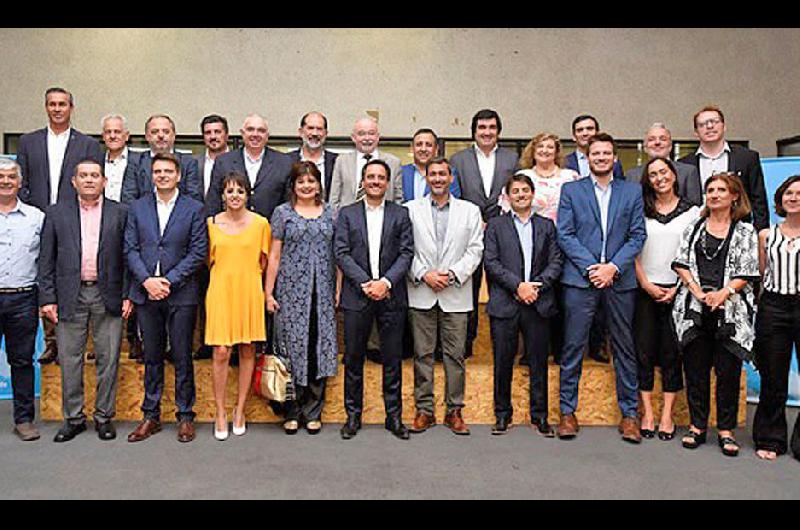 OBJETIVO La reunión supuso un encuentro preparatorio para lo que ser� la primera asamblea del año del Cofema  
