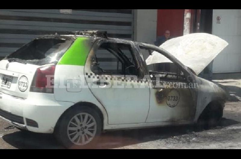 El incendio ocurrió sobre calle Rivadavia en horas del mediodía