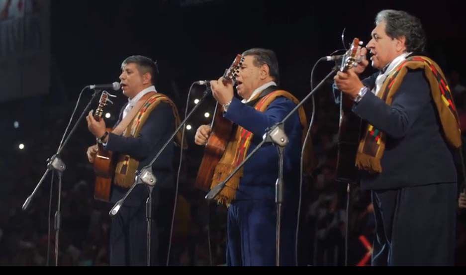 VIDEO  Los Manseros brindaron un show majestuoso en la apertura de Jesuacutes Mariacutea