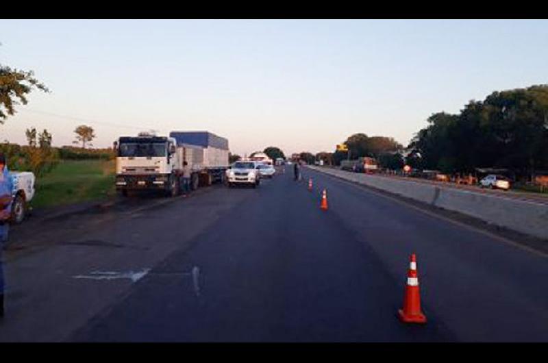 Camionero santiaguentildeo protagonizoacute un fatal choque sobre la Ruta 16