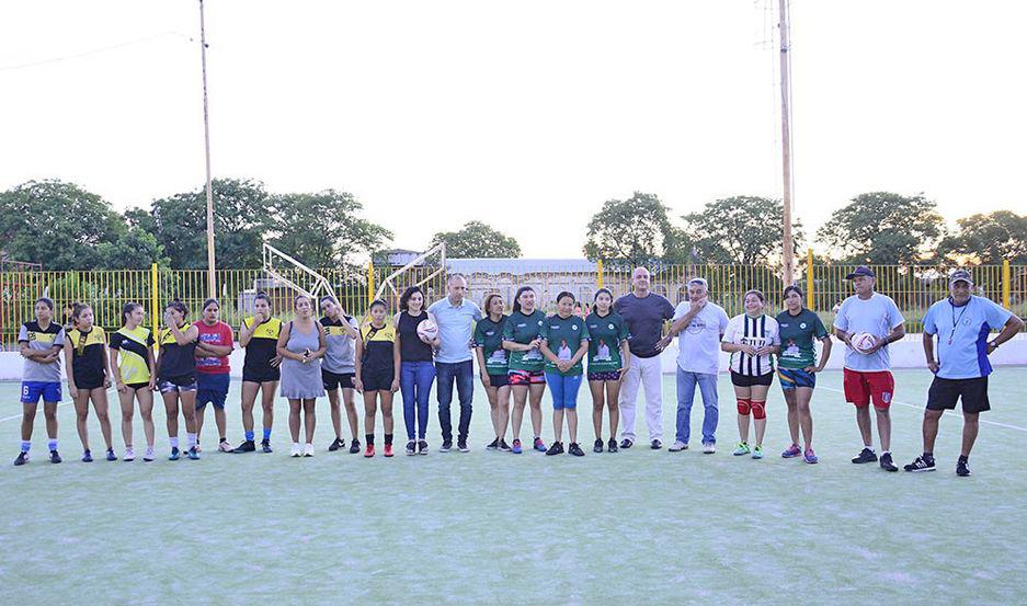 La Municipalidad promueve espacios y h�bitos saludables como el torneo de fútbol femenino