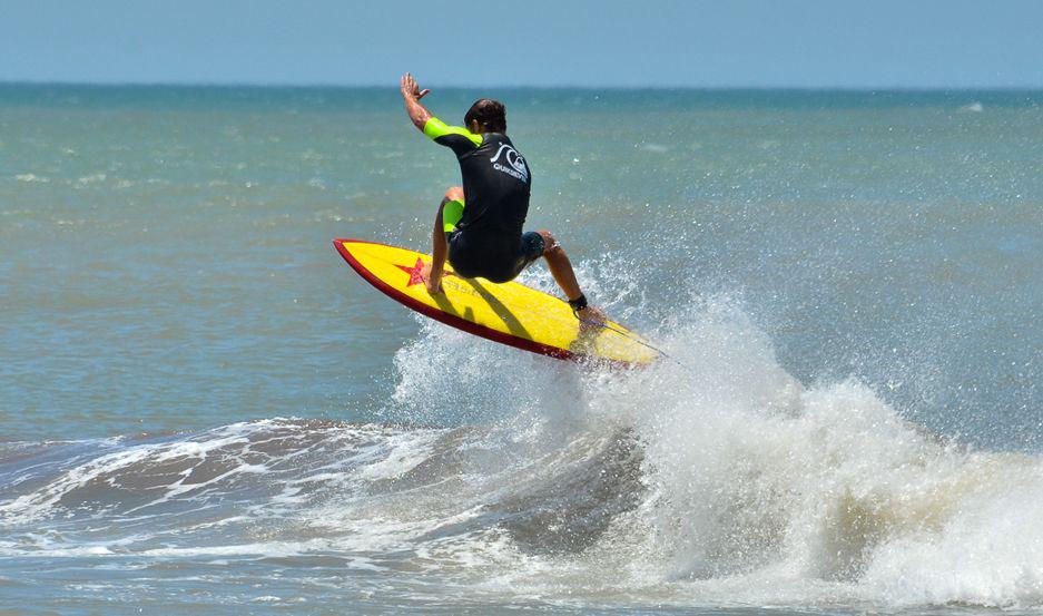 Fiesta del surf para honrar la tradicioacuten y celebrar el antildeo oliacutempico