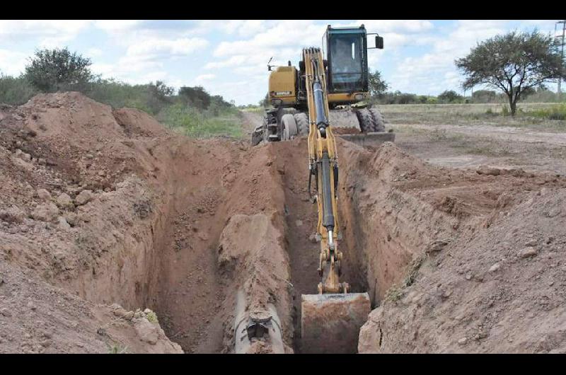 El acueducto Simbolar-Antildeatuya registra un avance de obra del 50-en-porciento-