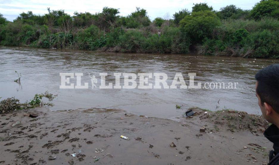 El rescate se produjo en las torrentosas aguas del río Albigasta