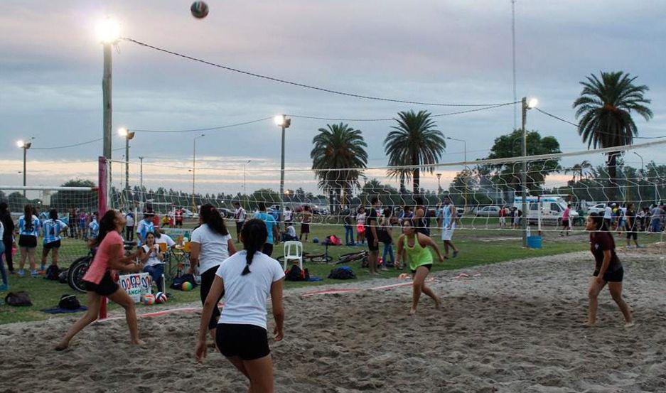 Propuesta veraniega en la ribera del Dulce a la altura de Alsina y Nueva Costanera