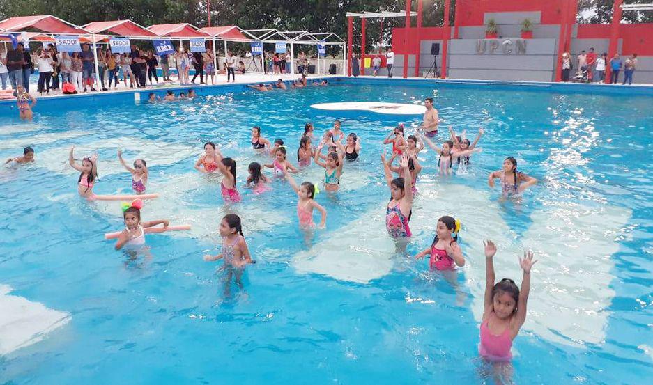 EXPOSICIÓN Los padres disfrutaron de la muestra de los niños que participaron de la colonia 
