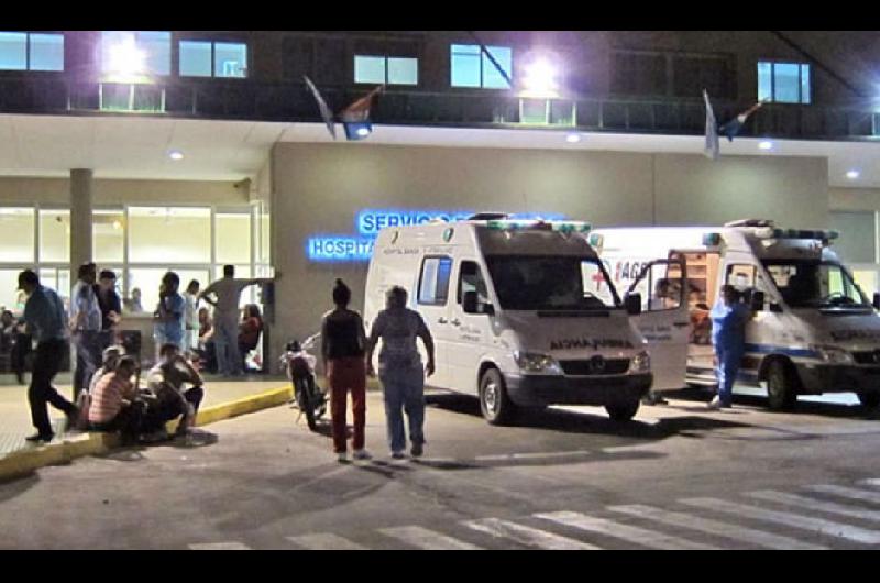 El matrimonio y el otro joven accidentado fueron derivados al Hospital Regional