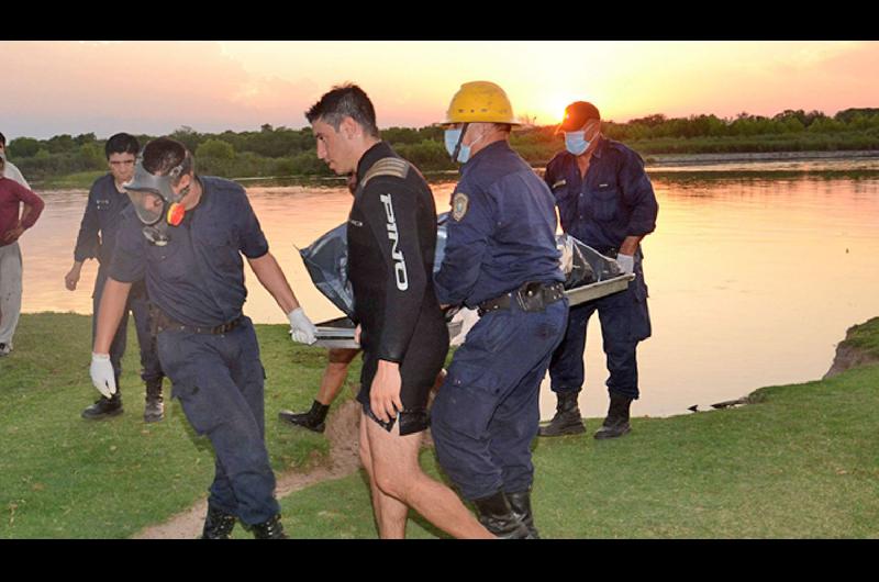 Buzos del GER encontraron a los dos hermanos ahogados en el riacuteo Dulce