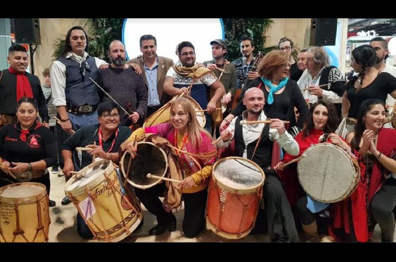 La Marcha de los Bombos retumboacute en las calles de Madrid