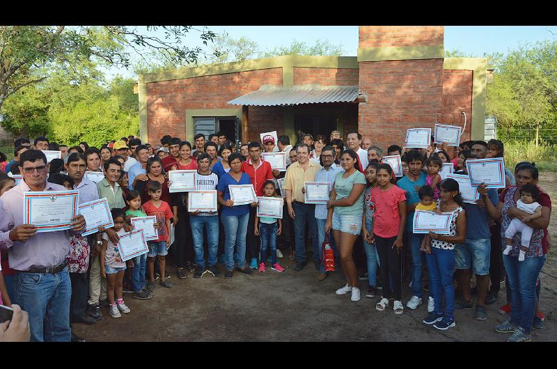 Se entregaron viviendas sociales en Santos Lugares