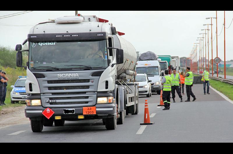 MEDIDA Rige para las rutas de toda la Argentina Se realizar�n controles durante el fin de semana 
