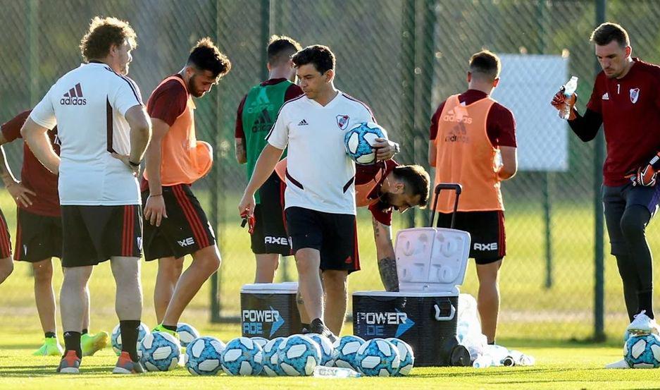 Gallardo abandonoacute el entrenamiento y fue internado por un caacutelculo renal