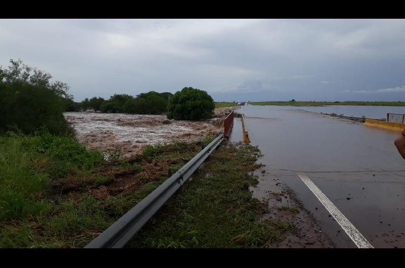 La tormenta dejoacute anegada la Ruta 34 por la gran cantidad de agua caiacuteda