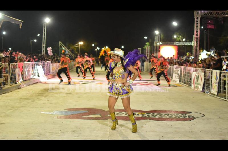 Quimiliacute baila al ritmo del corso de carnaval