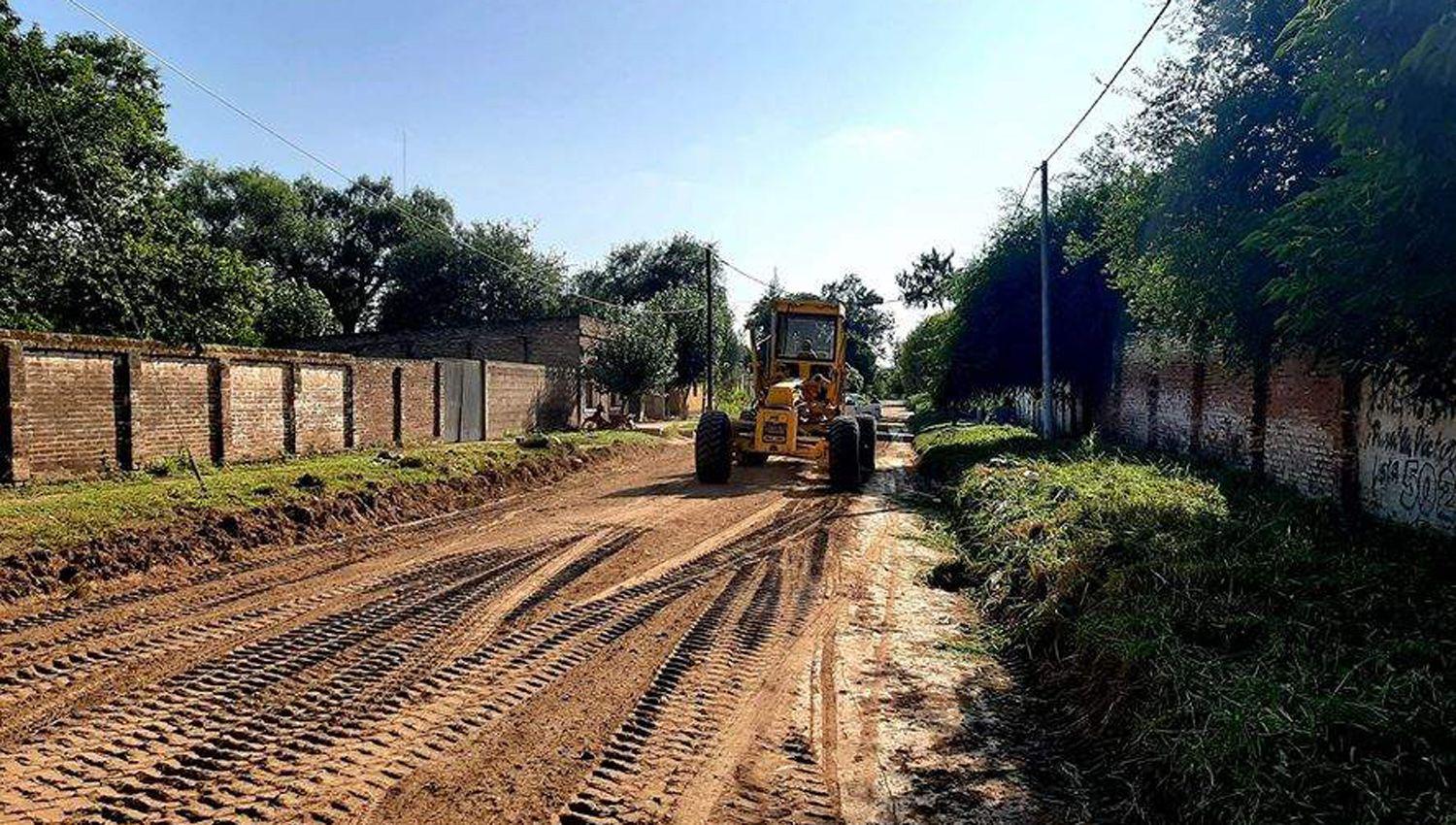 FIN Buscan mantener y mejorar los caminos que m�s utilizan los vecinos para el ingreso y salida de los barrios
