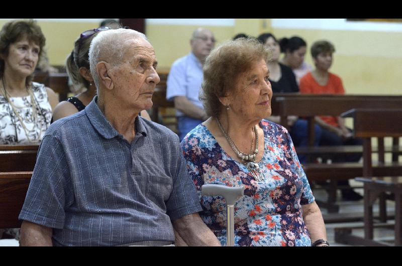 Clara y Julio hace 65 antildeos que se casaron y hoy viven su amor como el primer diacutea