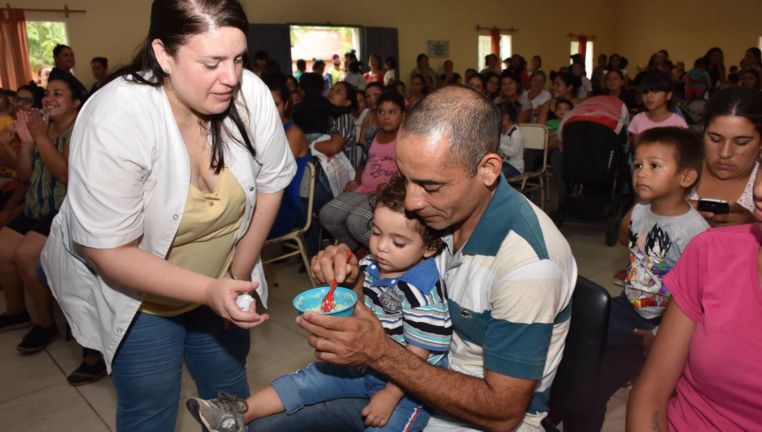 El programa ldquoMis Primeros 1700 diacuteasrdquo llegoacute al departamento Jimeacutenez