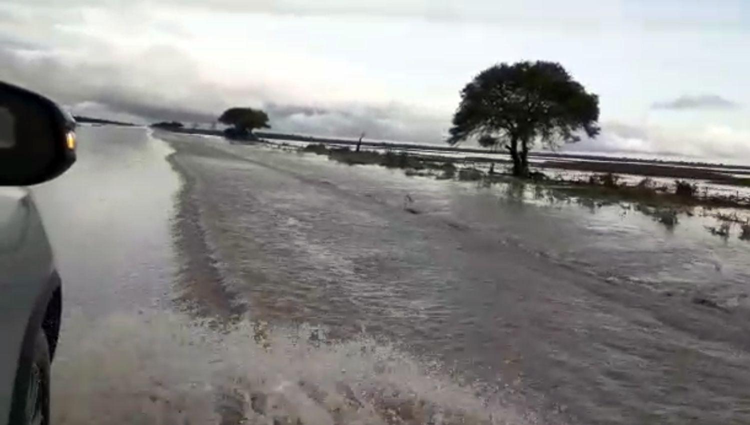 Cortan el paso de vehiacuteculos en la Ruta Provincial 6