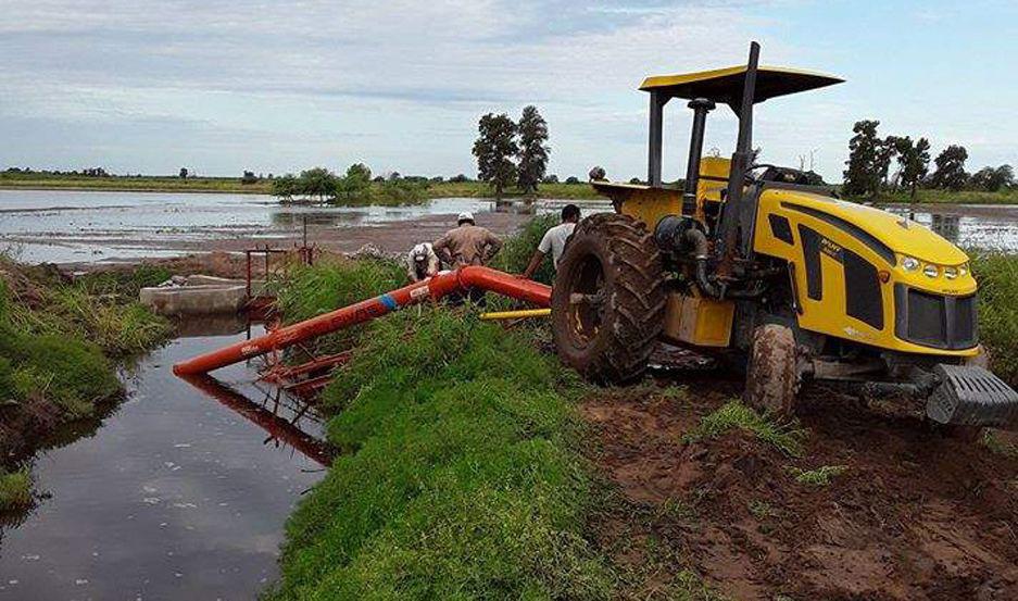 Tras las lluvias el ejido de Colonia El Simbolar quedoacute normalizado