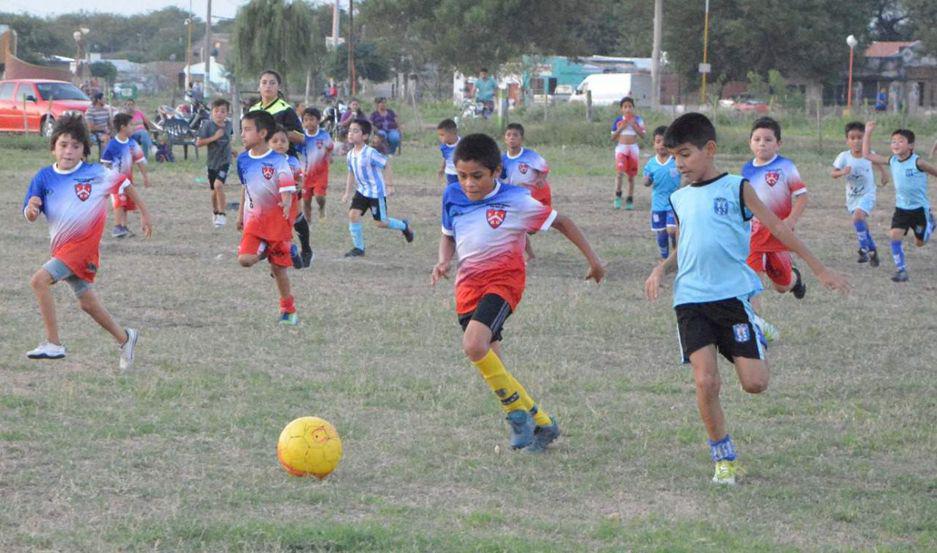 Nintildeos de Fernaacutendez vivieron una verdadera fiesta deportiva