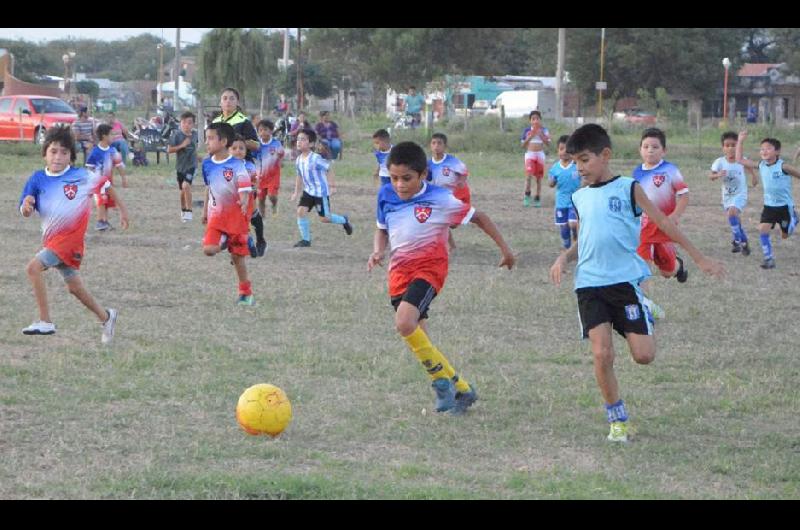 Nintildeos de Fernaacutendez vivieron una verdadera fiesta deportiva