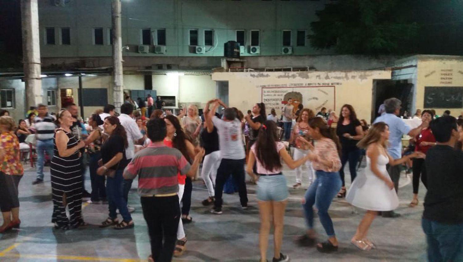 ldquoEmocionante y divertidardquo noche de festejo iacutentimo por las Bodas de Plata de la Academia La Chacarera