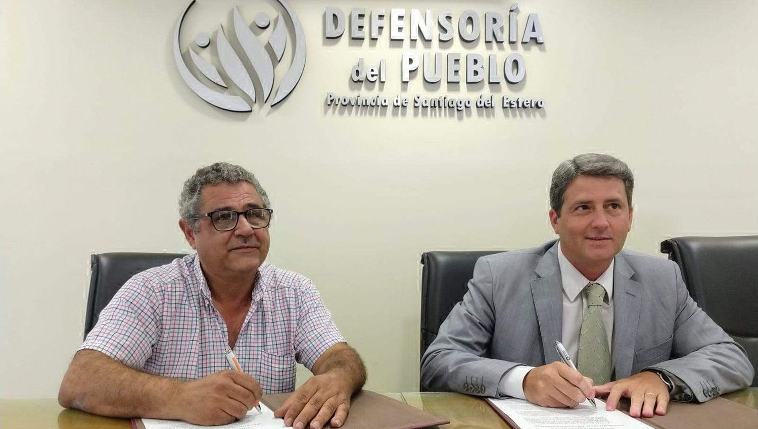 De la firma participaron el jefe comunal José Vittar y el defensor del Pueblo Dr Lionel Surez