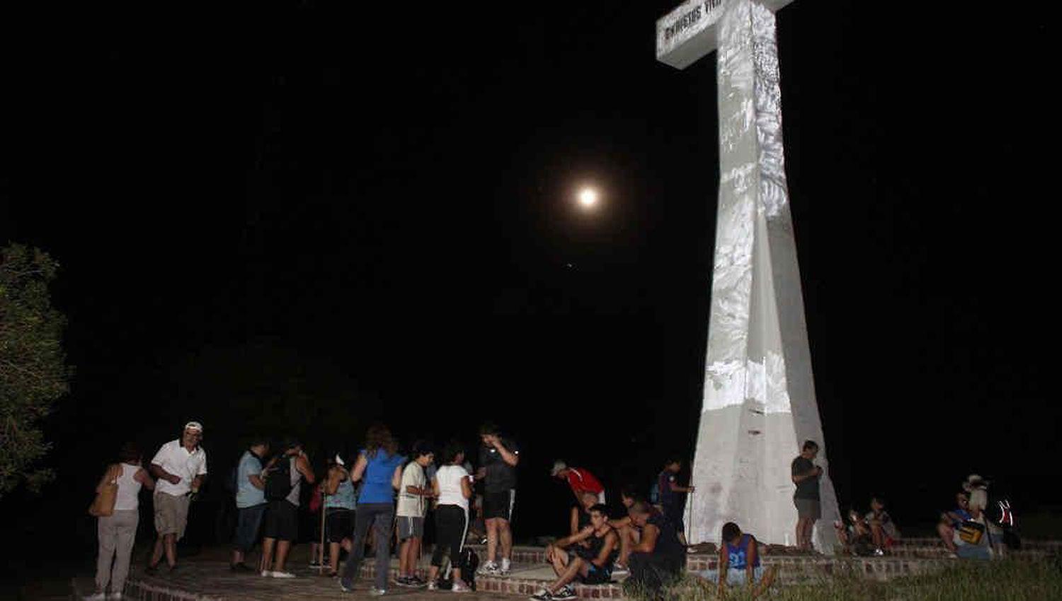 El ascenso al Cerro de la Cruz se consolida como el paseo maacutes atractivo