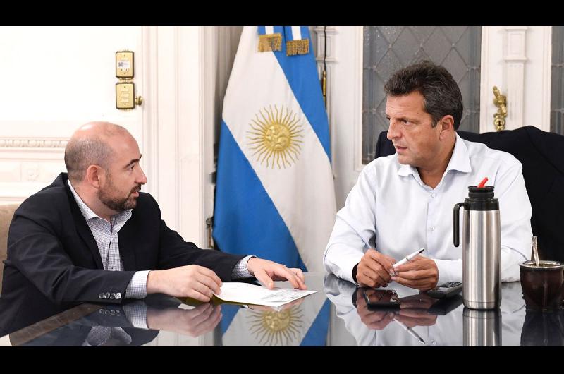 El encuentro con el m�ximo referente del Frente Renovador y el intendente bandeño se desarrolló en el Congreso nacional