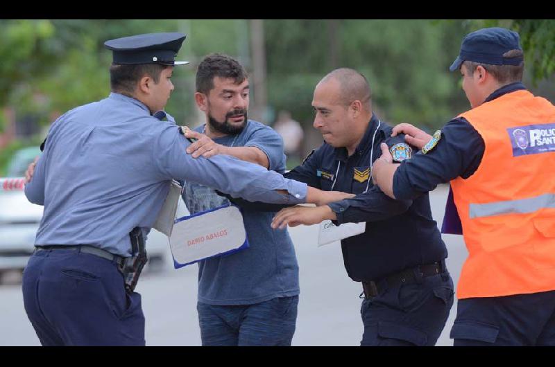 ldquoTavordquo fue asesinado a traicioacuten por ldquoIkirdquo y  ldquoTimordquo al terciar en pelea de empleados de boliche